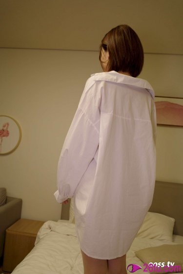 众奴伺候午夜暗香女王视频
