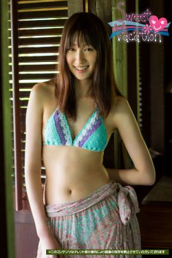 日本美女挤奶